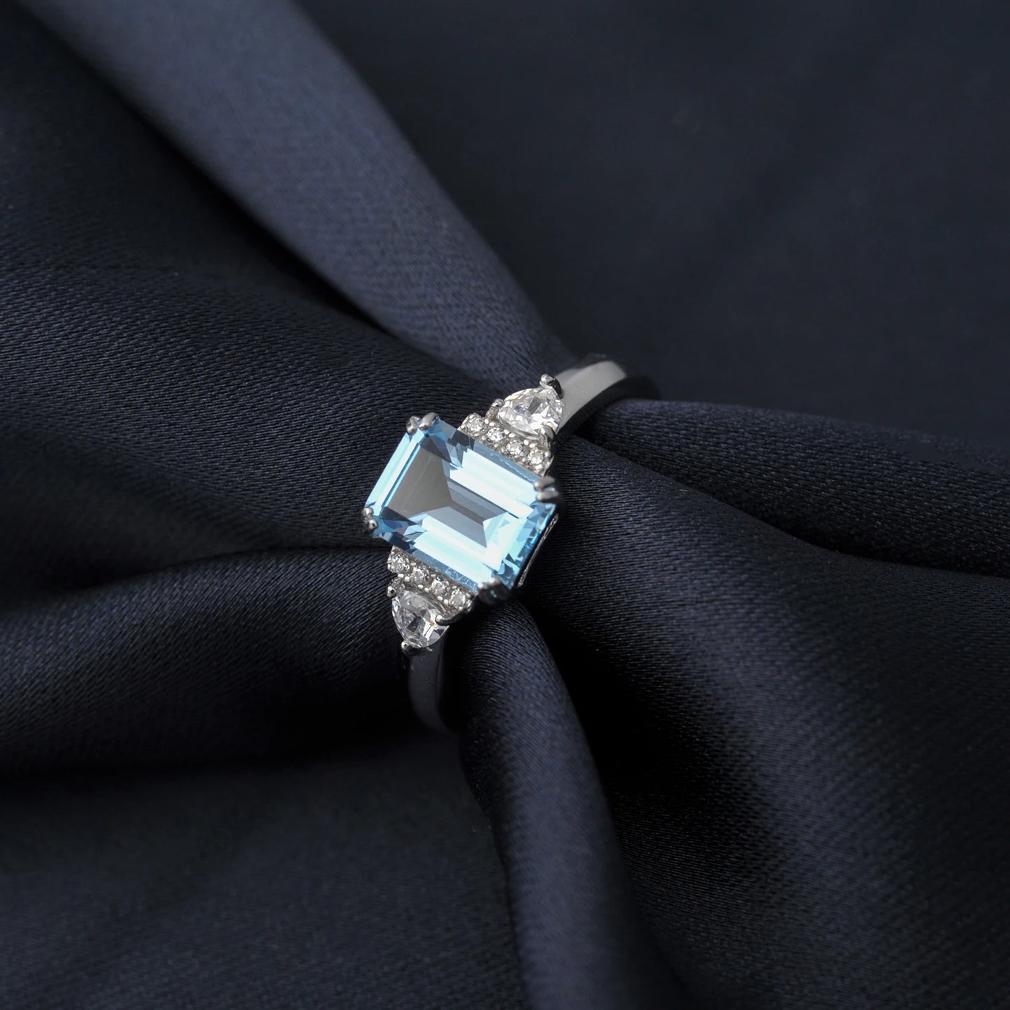 Sky Blue Topaz Ring - 925 Sterling Silver